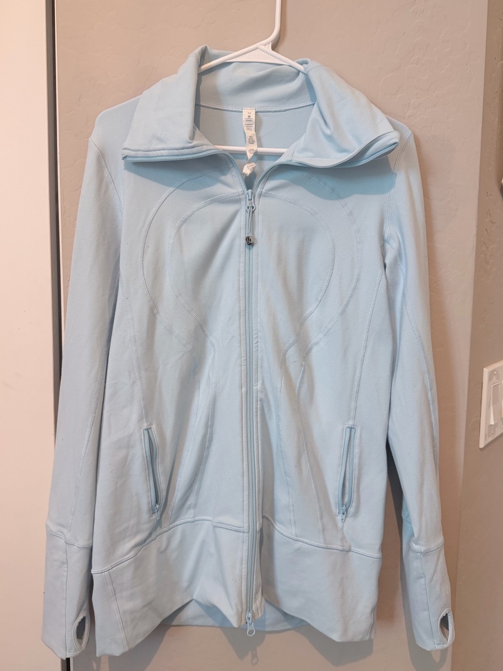 lululemon athletica light blue Jacket with Thumbholes and zipper. Size 12